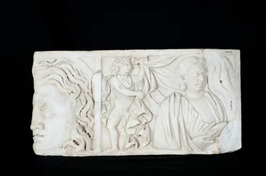 Fragment eines Sarkophags